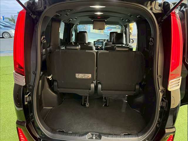 トヨタ ヴォクシーの画像13