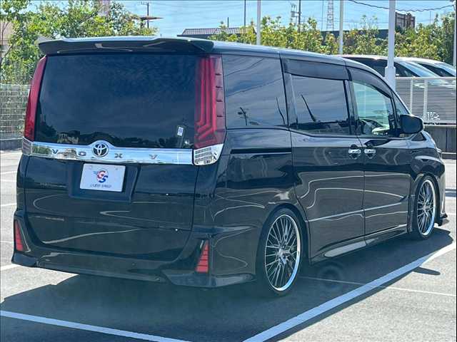 トヨタ ヴォクシーの画像17