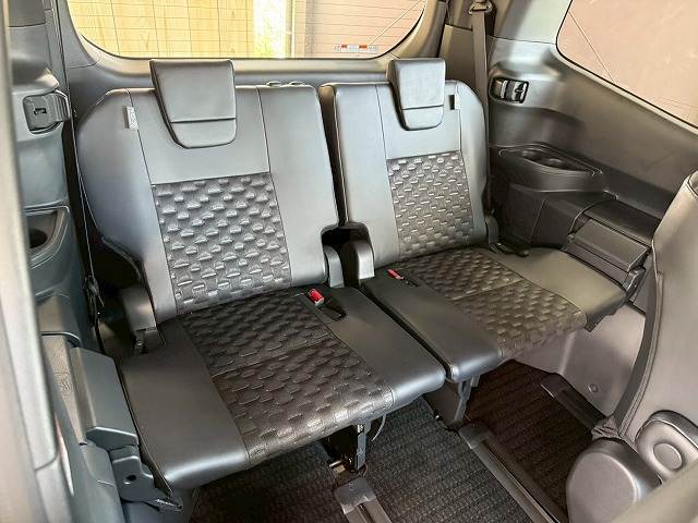 トヨタ ヴォクシーハイブリッドの画像7