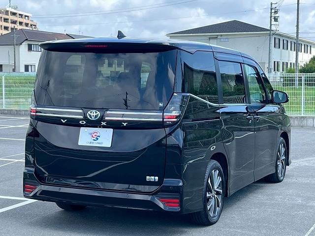 トヨタ ヴォクシーハイブリッドの画像16