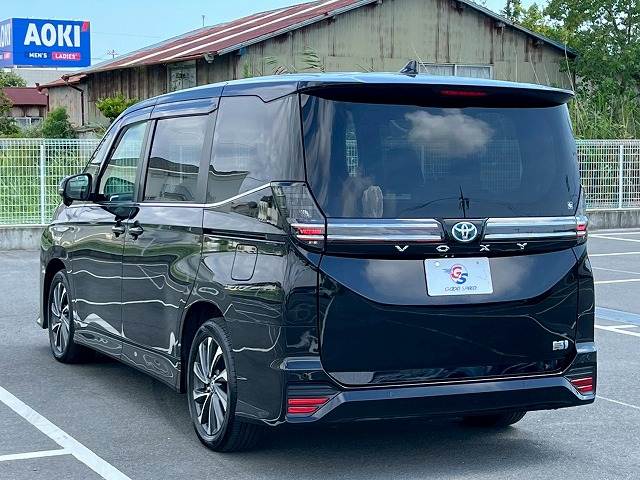 トヨタ ヴォクシーハイブリッドの画像17