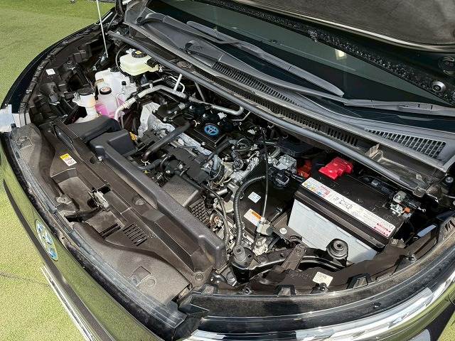 トヨタ ヴォクシーハイブリッドの画像18