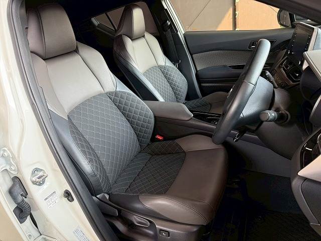 C-HRハイブリッド G 内装他