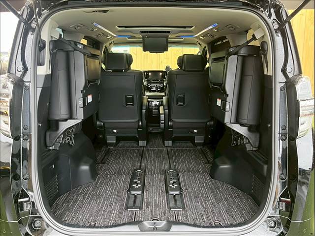 トヨタ ヴェルファイアの画像13