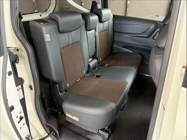 シエンタFUNBASE G クエロ 内装他