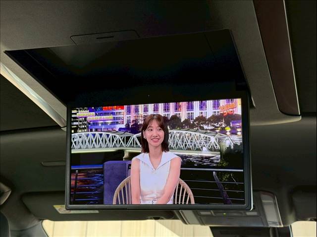 トヨタ ヴェルファイアハイブリッドの画像8