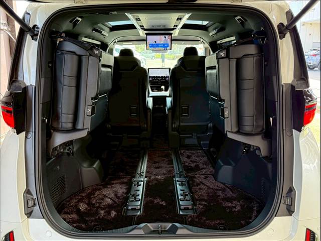 トヨタ ヴェルファイアハイブリッドの画像13