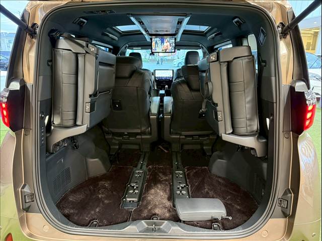 トヨタ アルファードハイブリッドの画像13