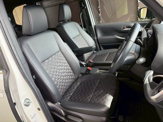 ヴォクシーハイブリッドS-Z 内装他