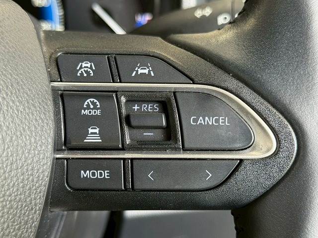 トヨタ ヴォクシーハイブリッドの画像9