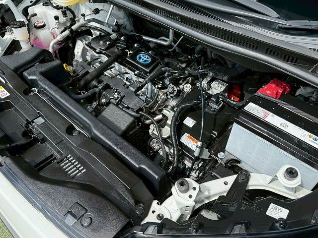 トヨタ ヴォクシーハイブリッドの画像18