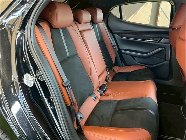 マツダ MAZDA3 FASTBACKの画像6