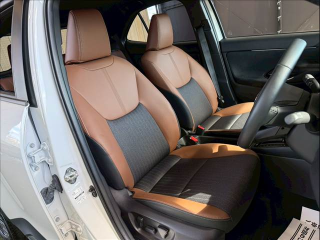 ヤリスクロスHYBRID Z“Adventure” 内装他