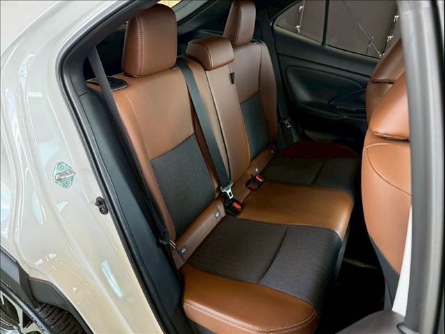 ヤリスクロスHYBRID Z“Adventure” 内装他