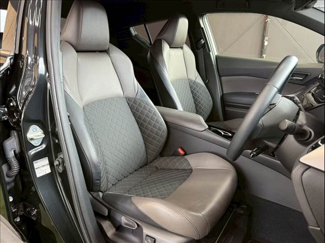 C-HRハイブリッド G 内装他