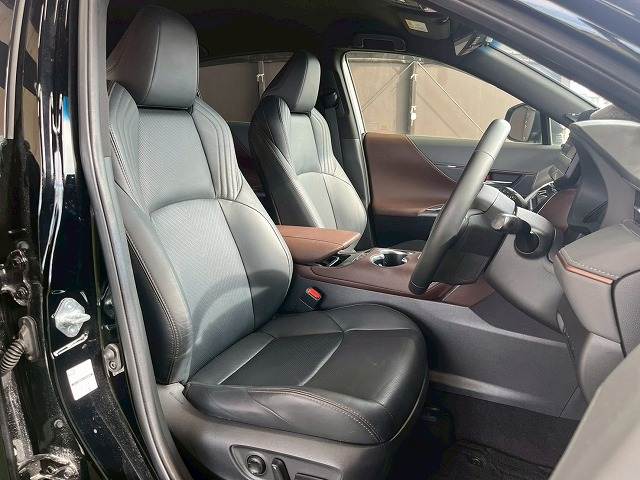 ハリアーハイブリッドZ “Leather Package” 内装他