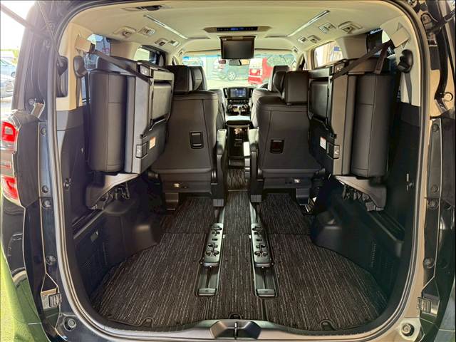 トヨタ ヴェルファイアの画像13