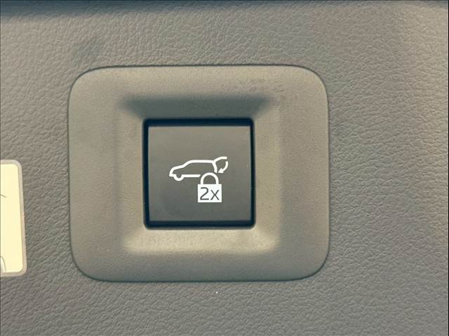 トヨタ アルファードハイブリッドの画像12