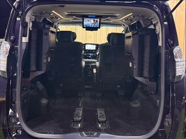 トヨタ ヴェルファイアの画像13