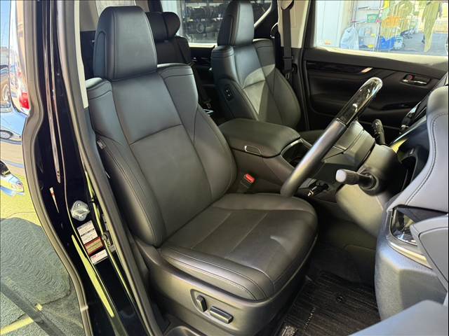 トヨタ アルファードの画像5