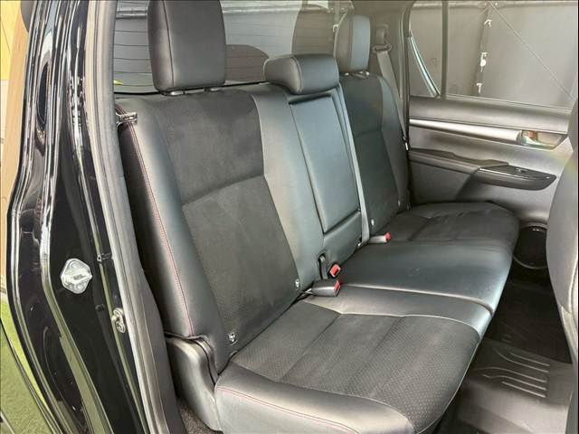 ハイラックスZ“GR SPORT” 内装他