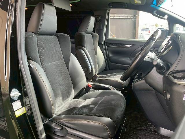 ヴェルファイアZ“GOLDEN EYES” 内装他