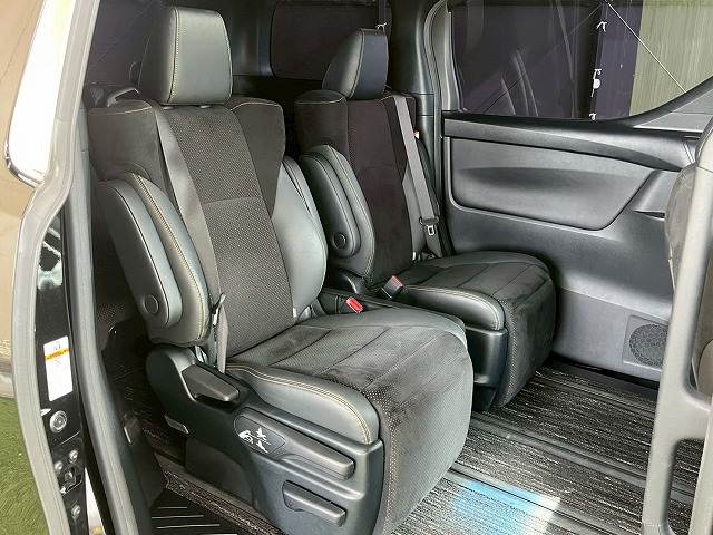 ヴェルファイアZ“GOLDEN EYES” 内装他