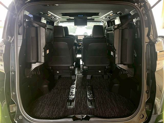 トヨタ ヴェルファイアの画像13