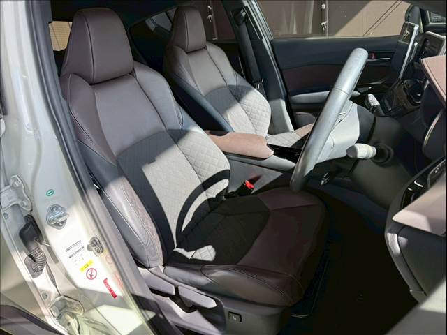 C-HRハイブリッド G 内装他