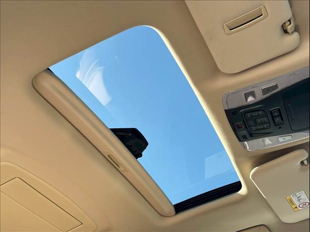 トヨタ アルファードハイブリッドの画像8