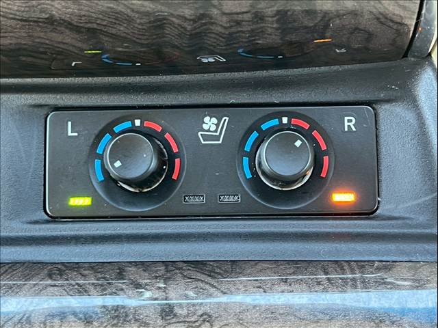 トヨタ アルファードハイブリッドの画像11