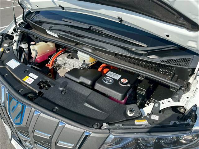 トヨタ アルファードハイブリッドの画像18