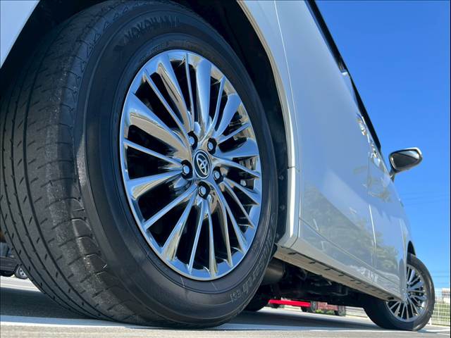 トヨタ アルファードハイブリッドの画像19