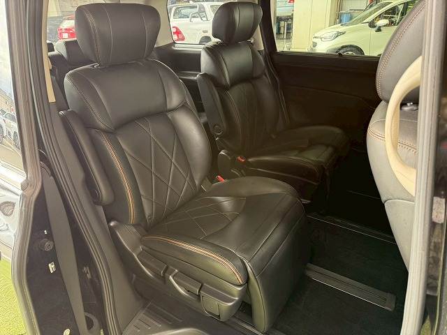 エルグランド250ハイウェイスター プレミアム アーバンクロム 内装他