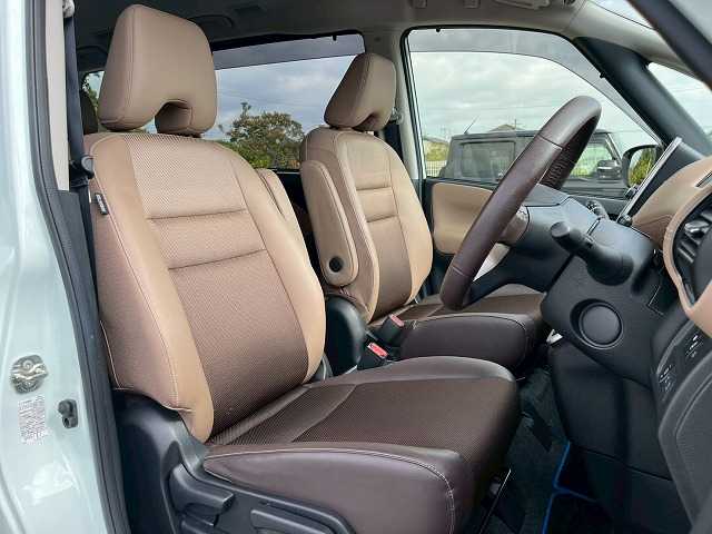 セレナe-POWER ハイウェイスター V 内装他