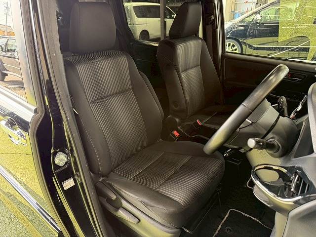 ヴォクシーZS 煌 内装他