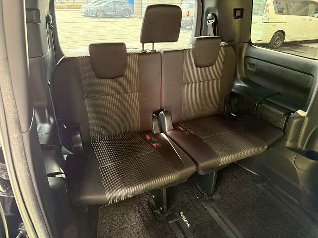 トヨタ ヴォクシーの画像7