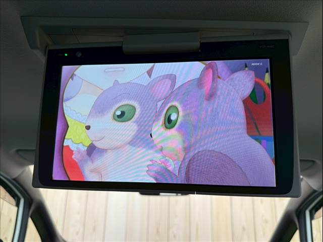 トヨタ ヴォクシーハイブリッドの画像8