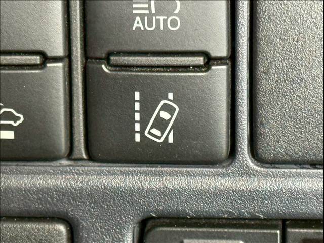 トヨタ ヴォクシーハイブリッドの画像10