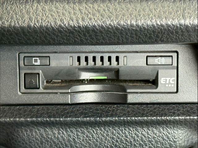 トヨタ ヴォクシーハイブリッドの画像12