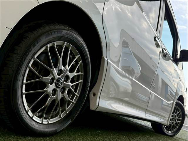 トヨタ ヴォクシーハイブリッドの画像19