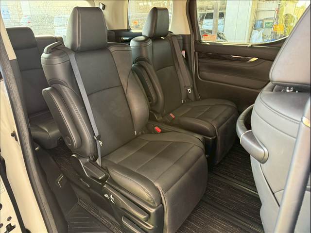 トヨタ ヴェルファイアハイブリッドの画像6