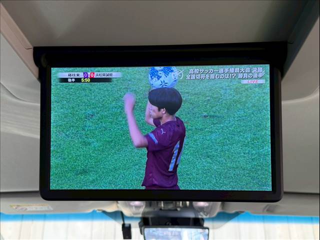 トヨタ ヴェルファイアハイブリッドの画像8