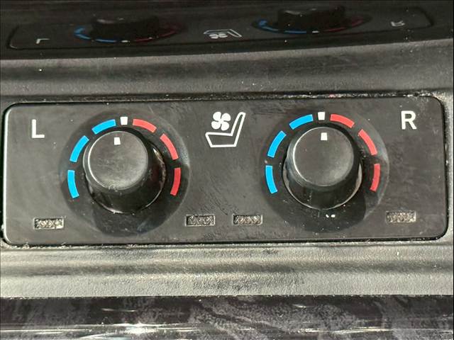 トヨタ ヴェルファイアハイブリッドの画像9