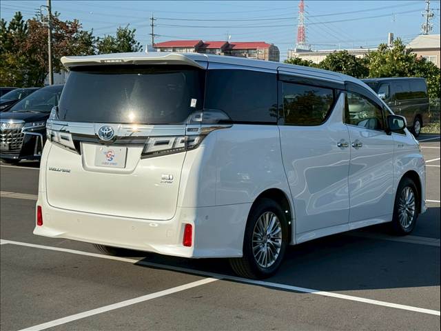 トヨタ ヴェルファイアハイブリッドの画像17