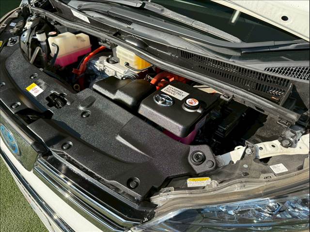 トヨタ ヴェルファイアハイブリッドの画像18