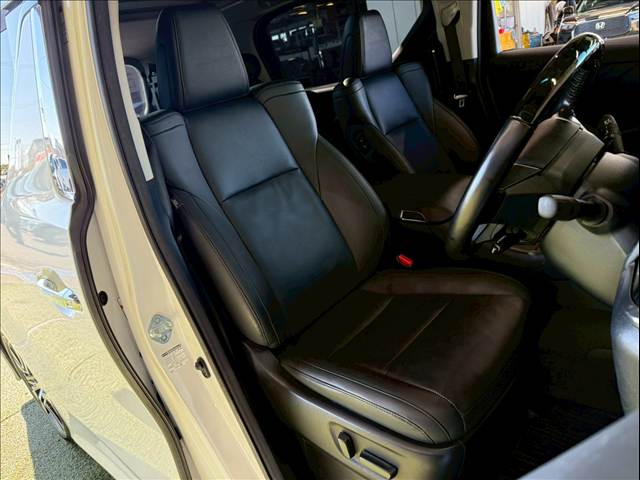 アルファードS“C パッケージ” 内装他