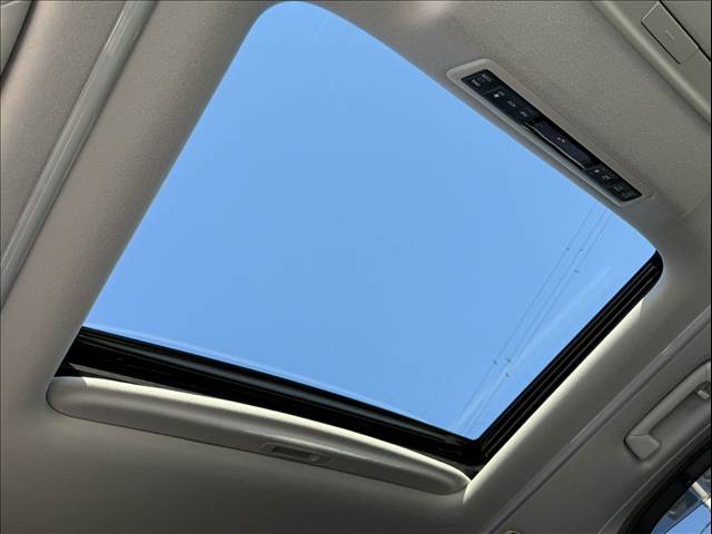 トヨタ アルファードの画像8