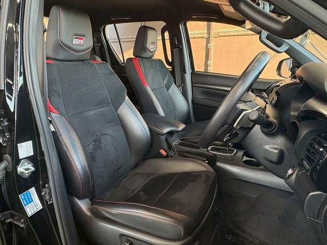 ハイラックスZ“GR SPORT” 内装他