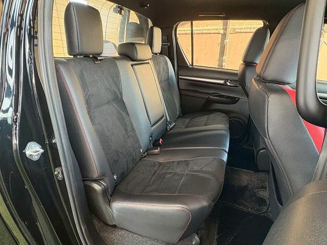 ハイラックスZ“GR SPORT” 内装他